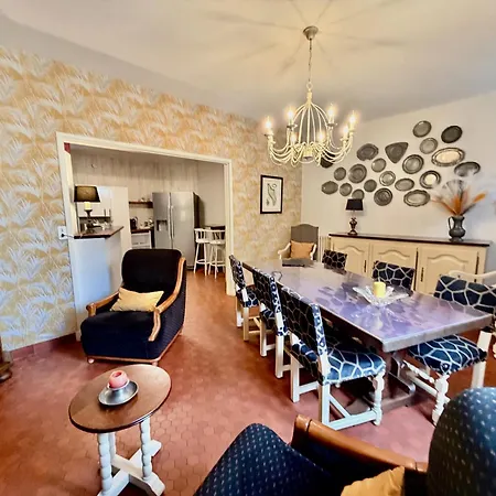 Dom wakacyjny Le Clos Des Lys, Maison De Pays Raffinee Proche De La *