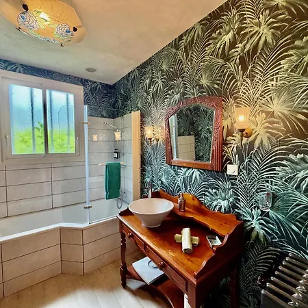 Le Clos Des Lys, Maison De Pays Raffinee Proche De La *